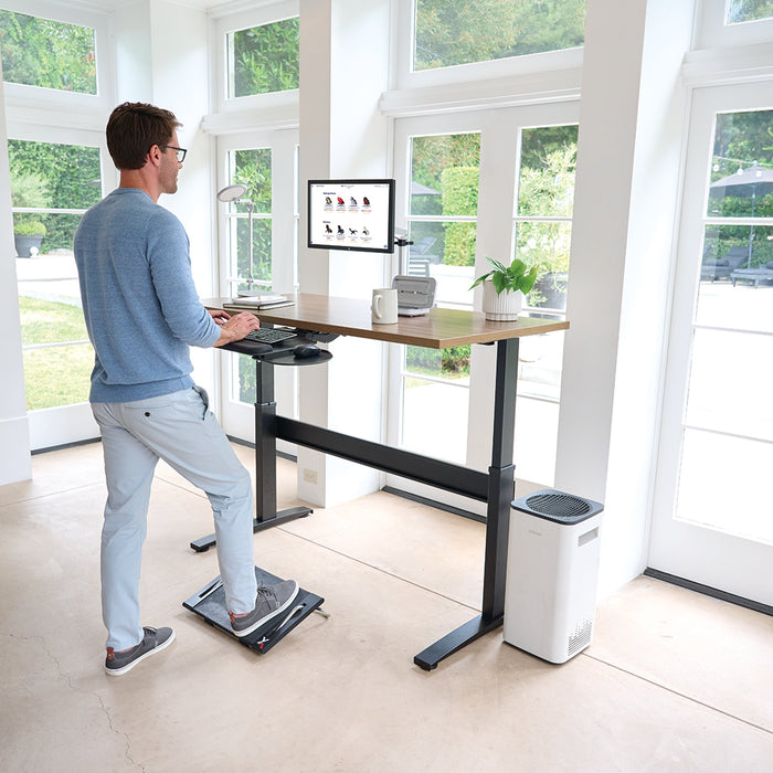 Man standing at the Transcend desk